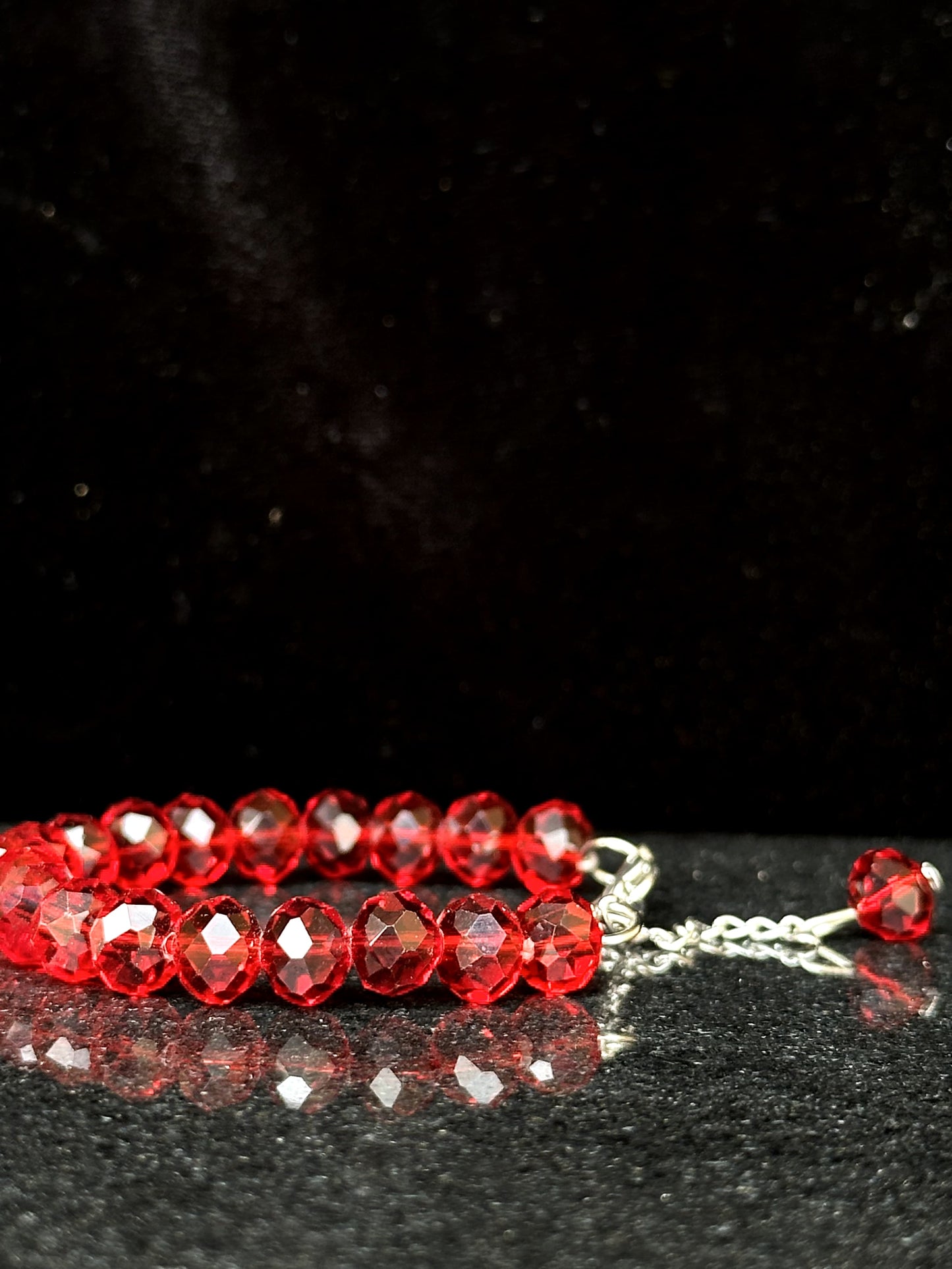 RED CRYSTAL BEADS BRACELET + 1 FREE GIFT