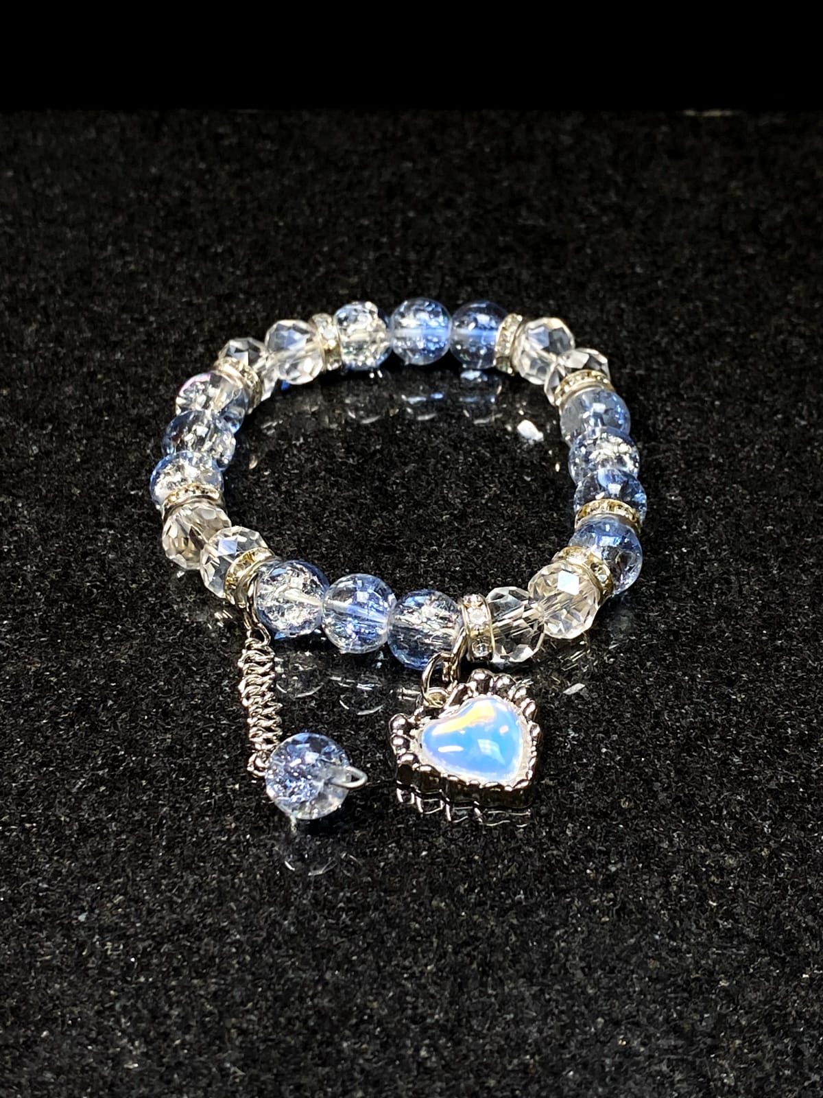 Blue Heart Glow – Blue crack beads with opal heart charm + 1 FREE GIFT