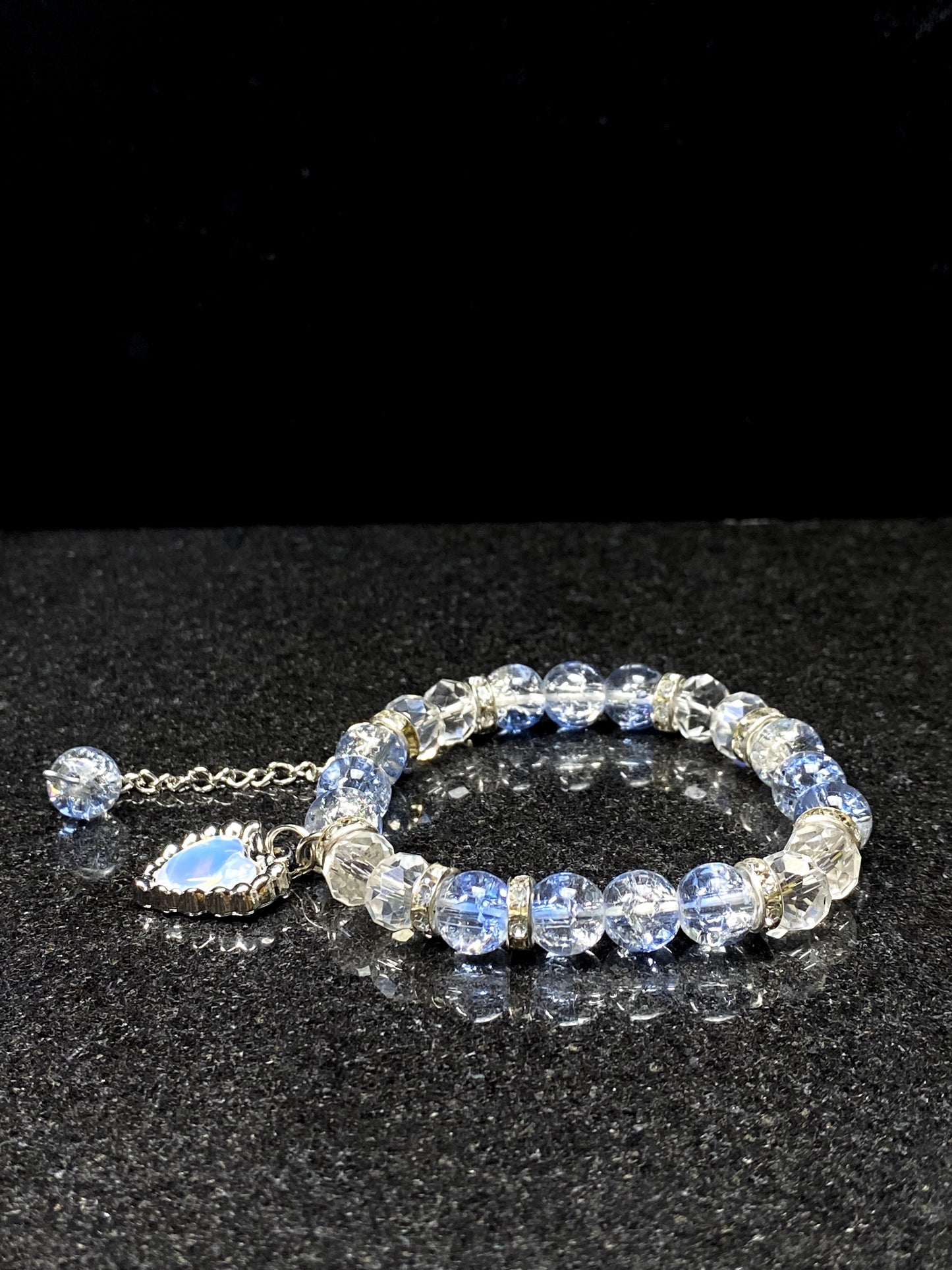 Blue Heart Glow – Blue crack beads with opal heart charm + 1 FREE GIFT