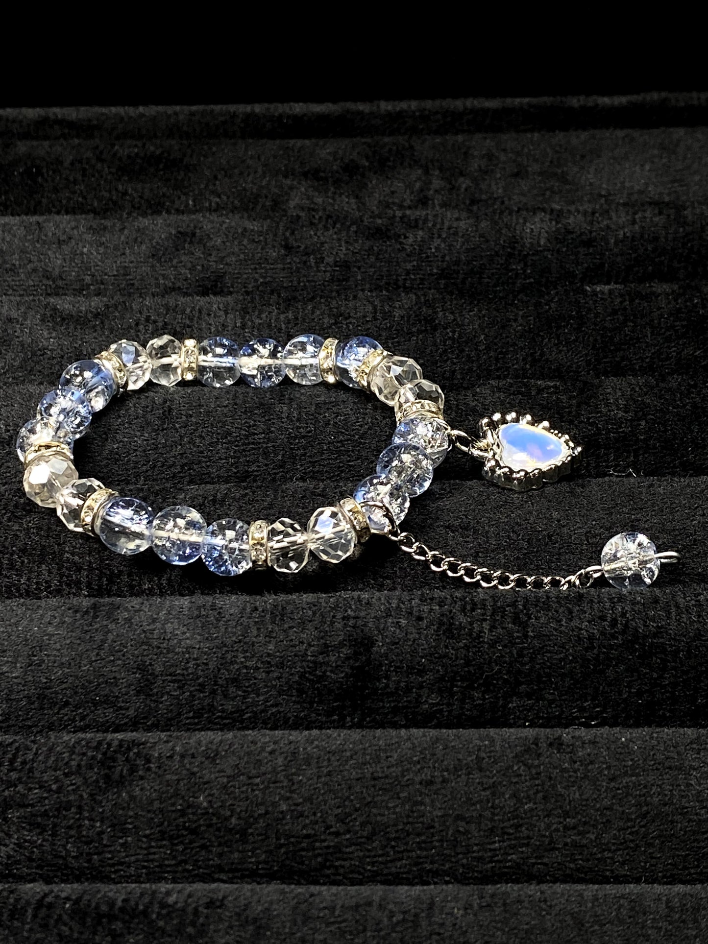 Blue Heart Glow – Blue crack beads with opal heart charm + 1 FREE GIFT