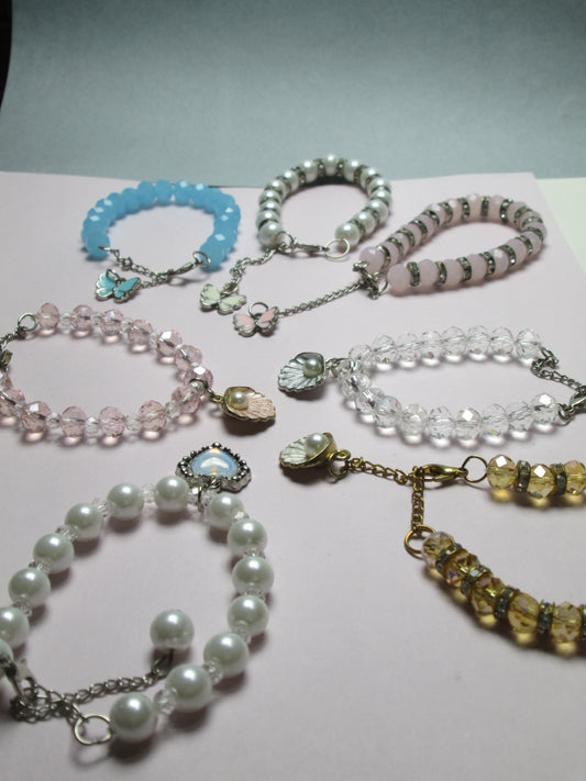 Pack Of 7 Beaded Bracelet Set | Butterfly, Pearl & Shell Crystal Bead  Bracelets for Girls & Women + 1 FREE GIFT