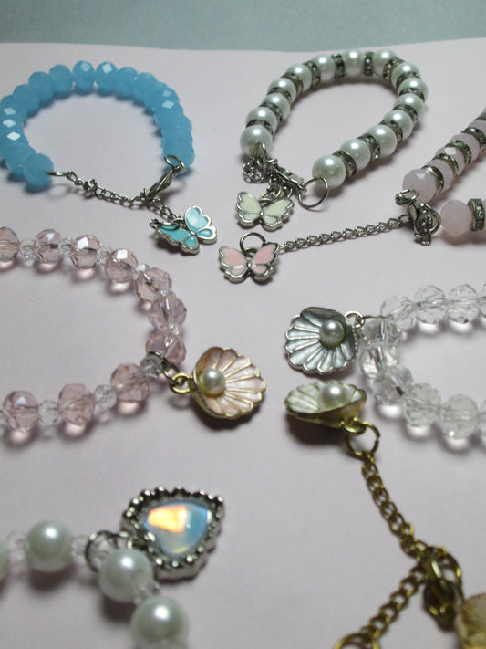 Pack Of 7 Beaded Bracelet Set | Butterfly, Pearl & Shell Crystal Bead  Bracelets for Girls & Women + 1 FREE GIFT