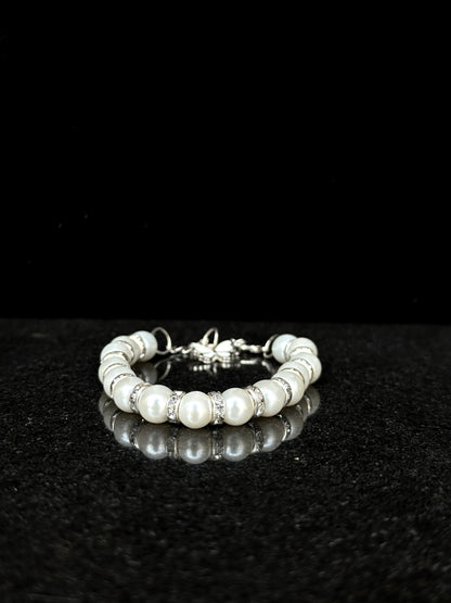 Butterfly Whisper Pearl Bracelet + 1 FREE GIFT