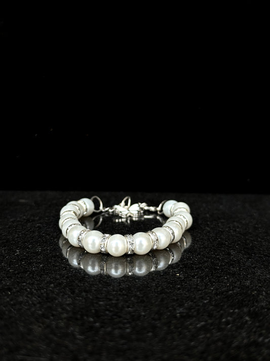 Butterfly Whisper Pearl Bracelet + 1 FREE GIFT