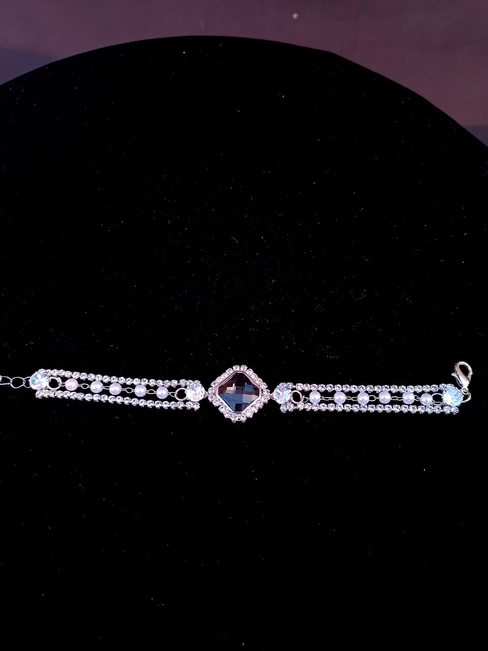 Elegant Crystal and Pearl Bracelet